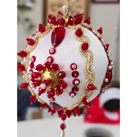 Vintage PUSHPIN ORNAMENT Sequin Bead Ornate Christmas Tree Handmade Bling - Picture 1 of 7